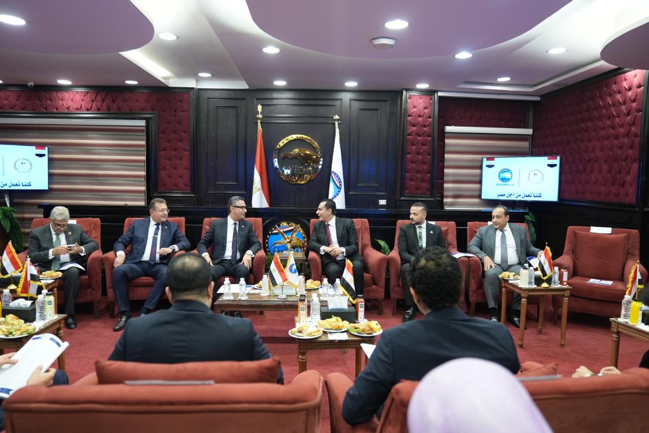 “مستقبل وطن” يستضيف وزير التموين والتجارة الداخلية (3)