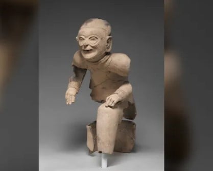 تمثال من الطين