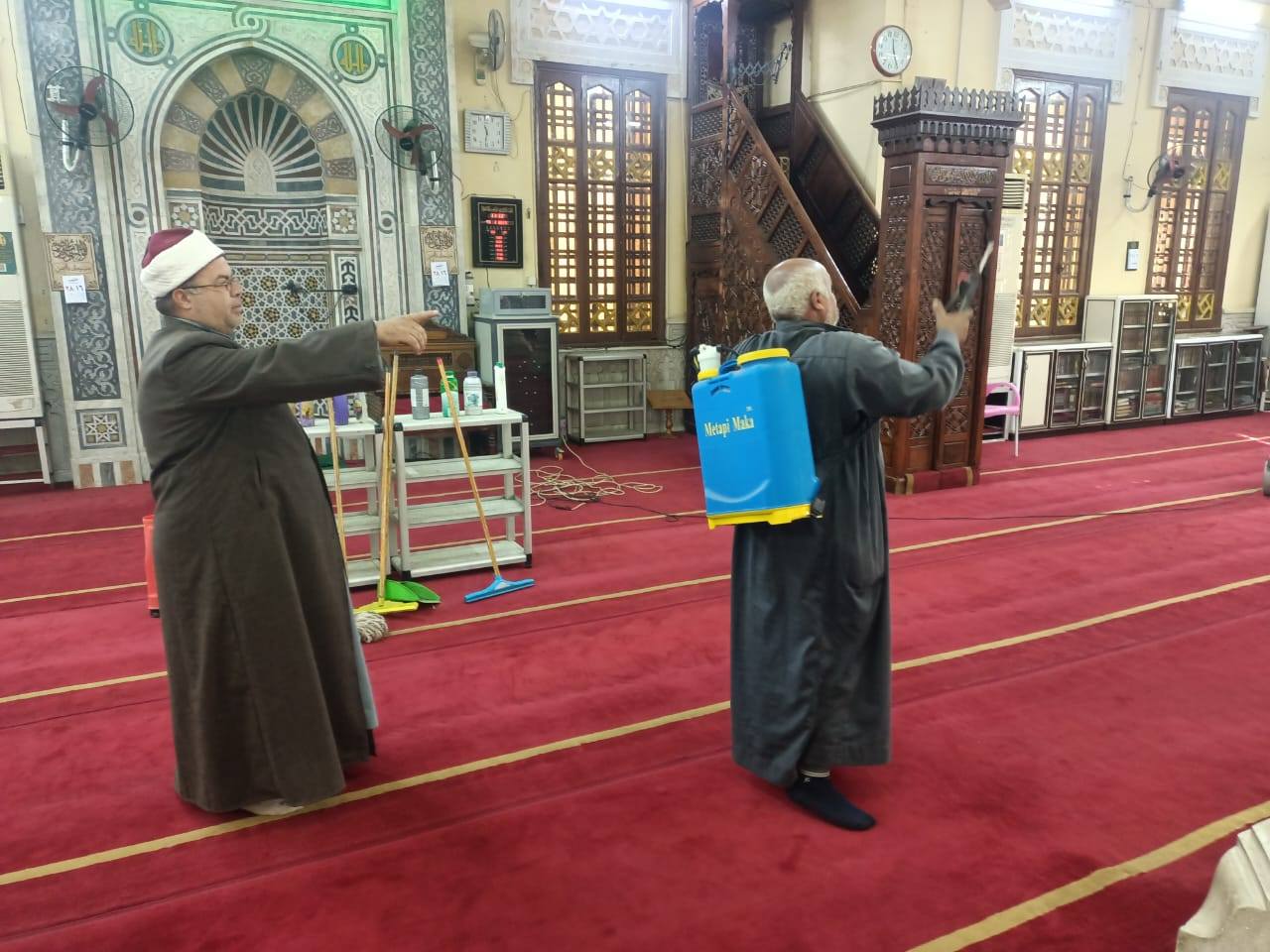 تطهير وتعقيم المساجد تطهير وتعقيم المساجد