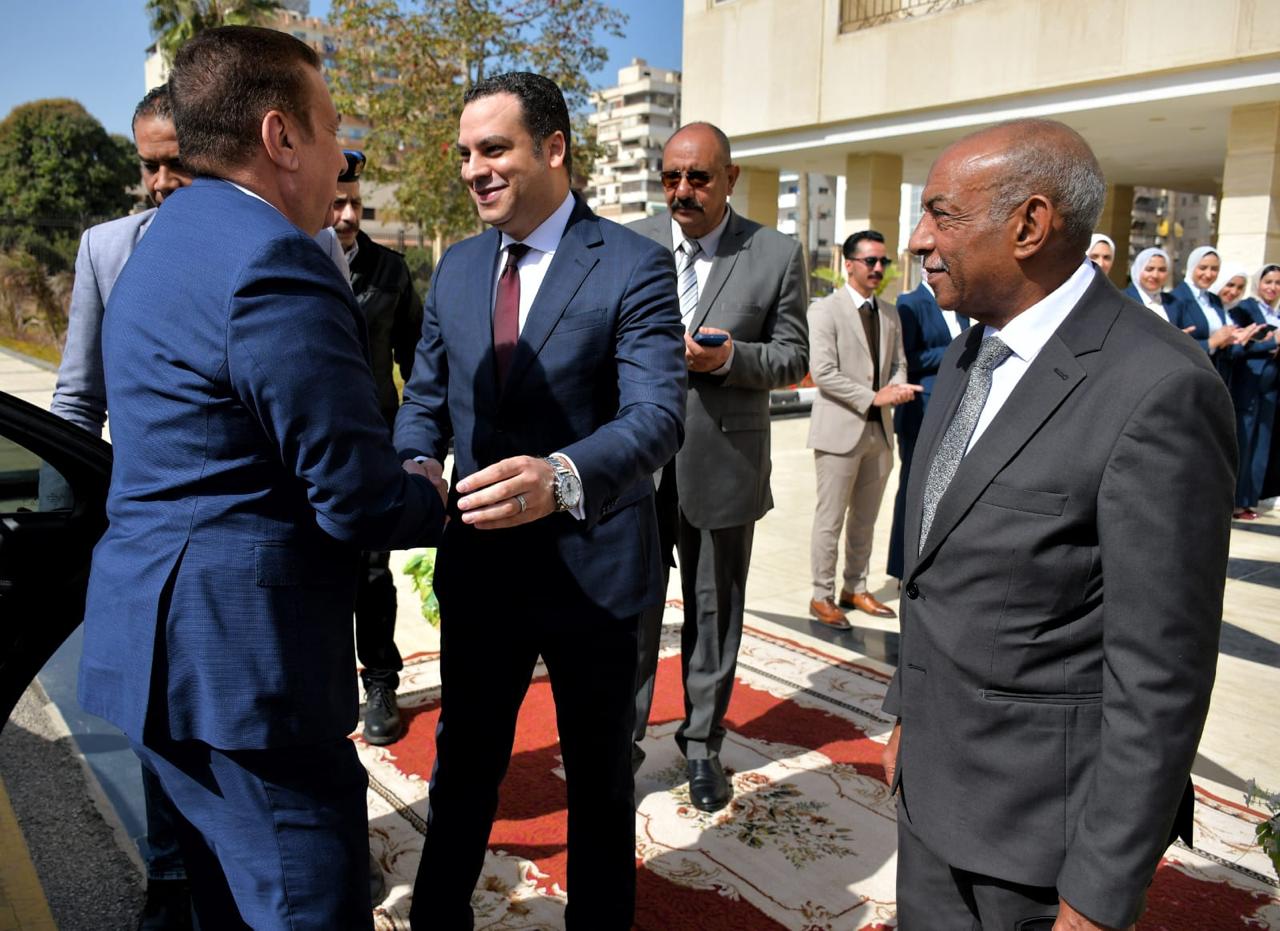 استقبال المحافظ الجديد