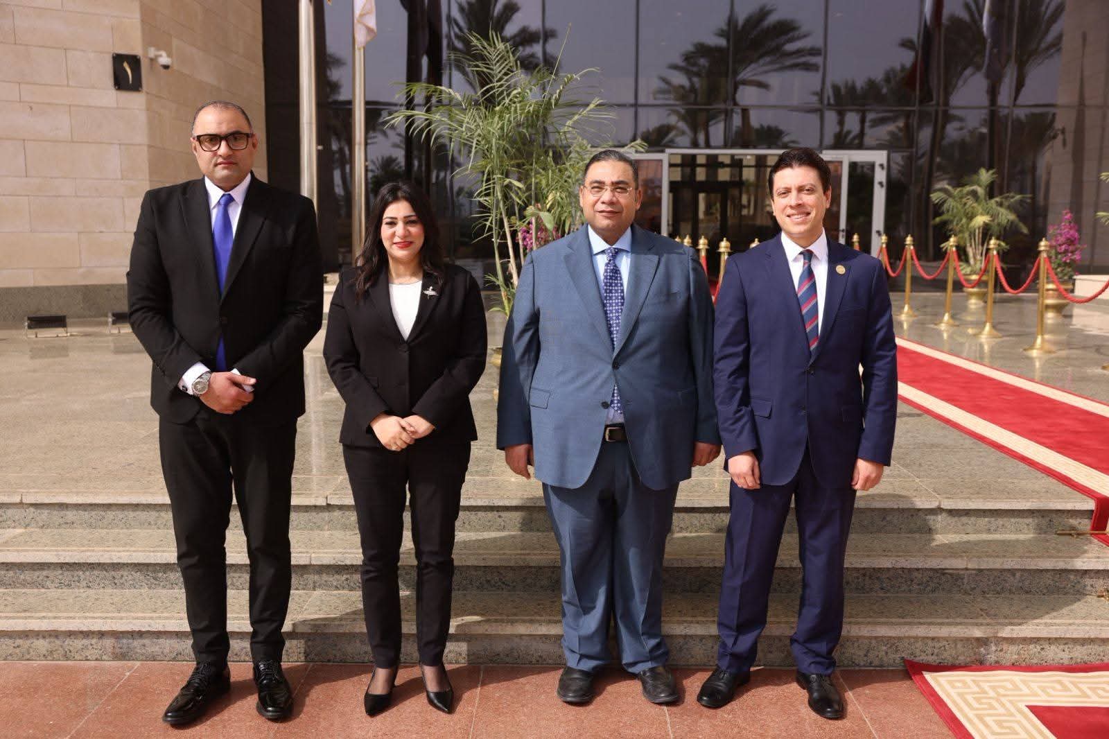 رئيس هيئة قضايا الدولة يهنئ المستشار محمود الشريف وزير العدل بتوليه منصبه الجديد (2)