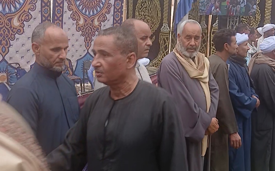 جانب من العزاء جانب من العزاء