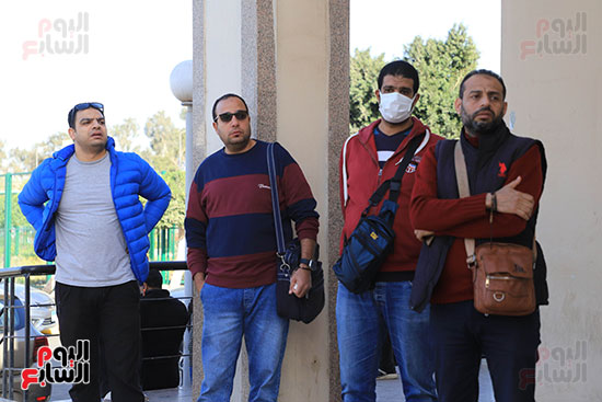 خلال انتظار خروج الجثمان