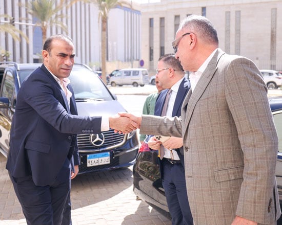 تهنئة-مجلس-الأهلى-لجوهر-نبيل-وزير-الرياضة-(4)