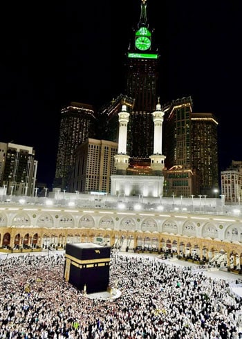 أول صلاة تراويح من المسجد الحرام