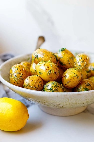 طريقة عمل البطاطس المتبلة