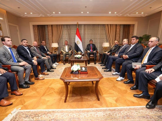 تهنئة-مجلس-الأهلى-لجوهر-نبيل-وزير-الرياضة-(1)