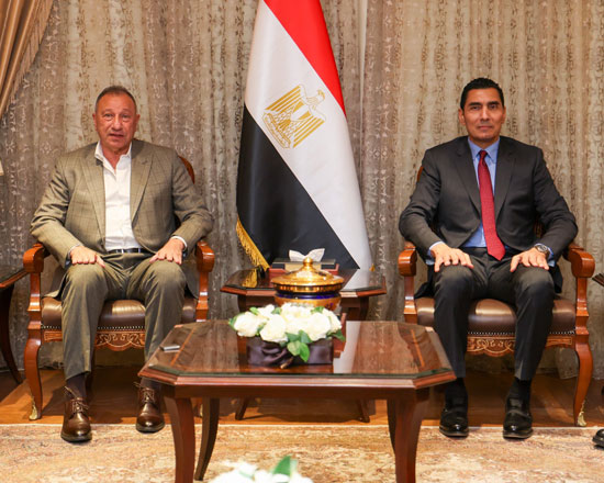 تهنئة-مجلس-الأهلى-لجوهر-نبيل-وزير-الرياضة-(2)