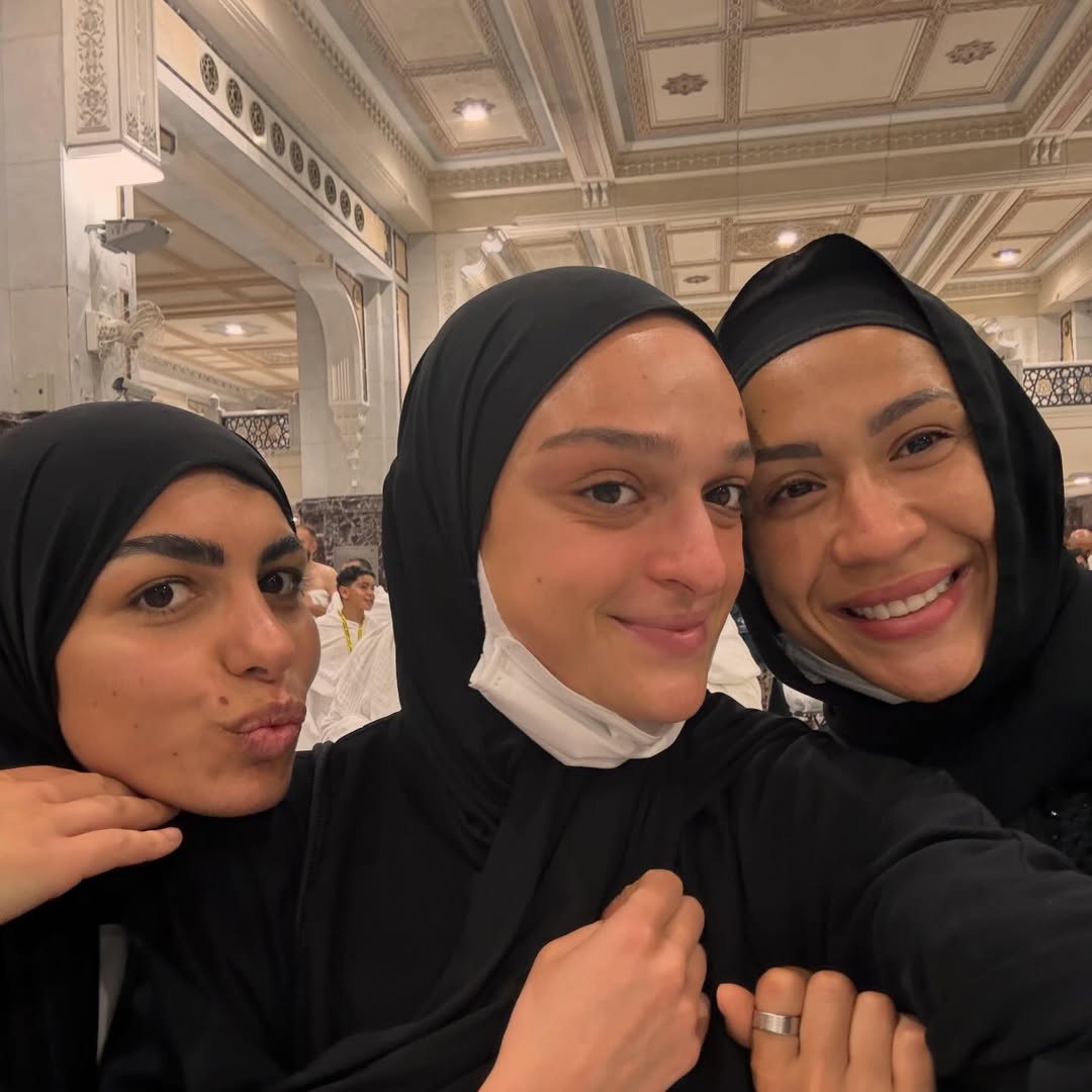 سوزا في المسجد الحرام