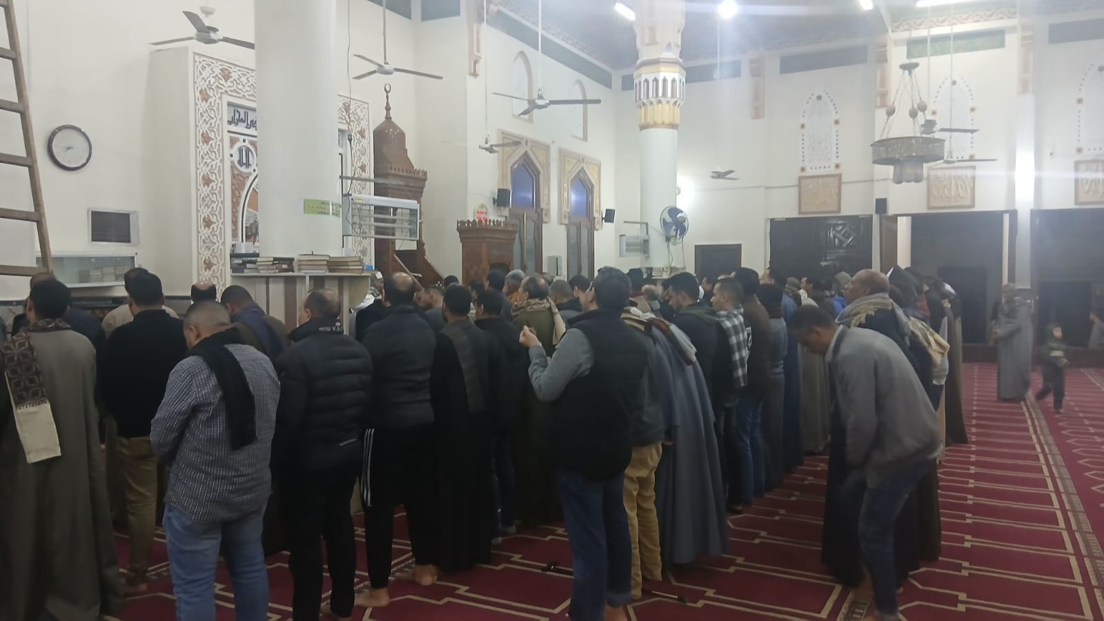 صلاة الجنازة على جثمان الزميل الراحل محمود نصر (9)