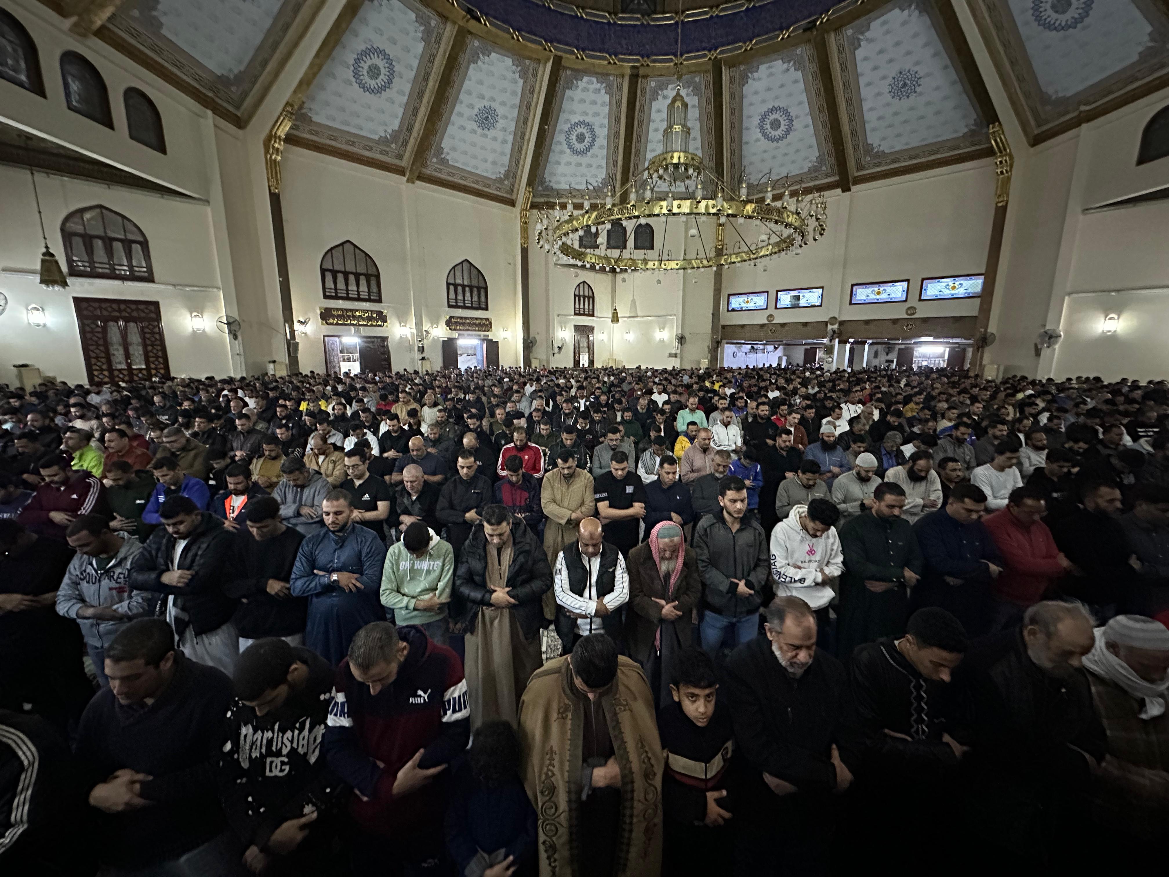 مصلوا مسجد بورسعيد مصلوا مسجد بورسعيد