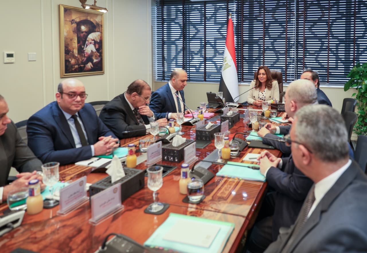 الدكتورة منال عوض خلال اجتماع الأول لمجلس أمناء مؤسسة الطاقة الحيوية للتنمية المستدامة