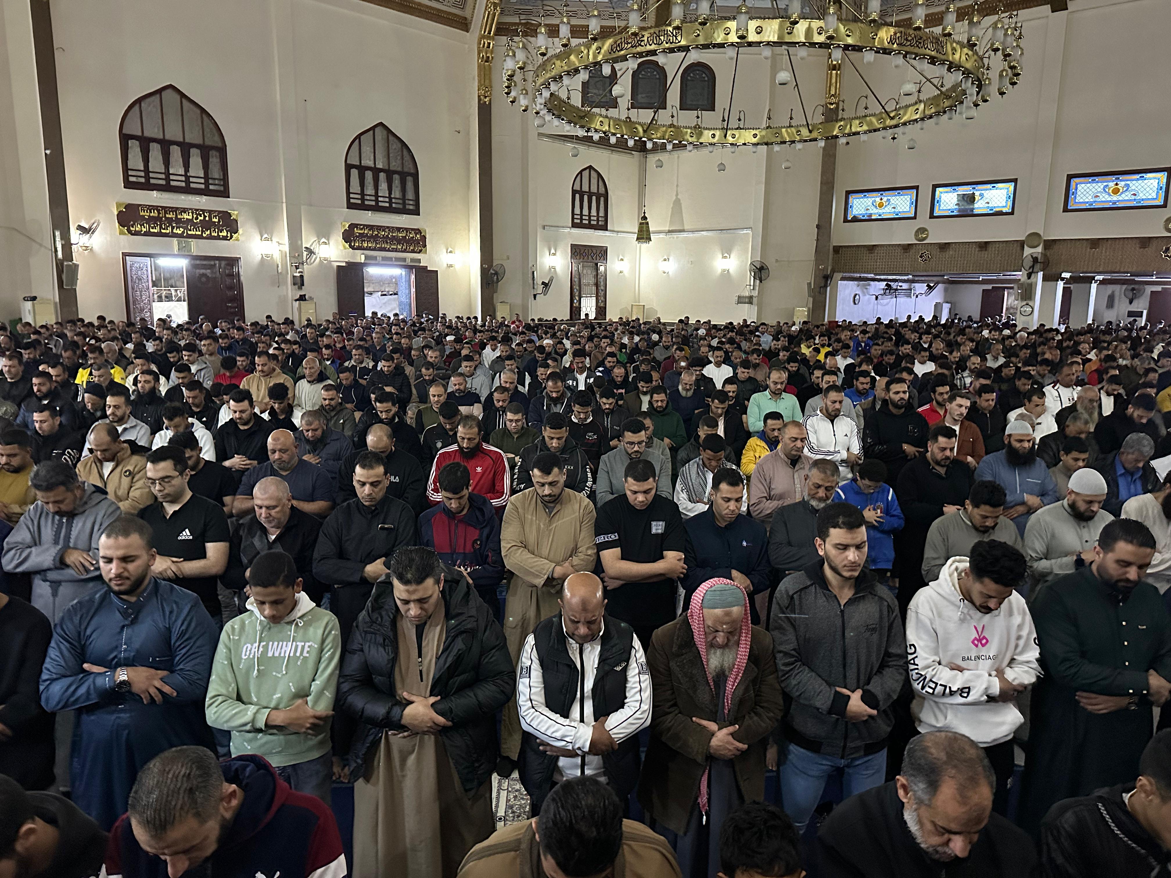 مصلون مصلون