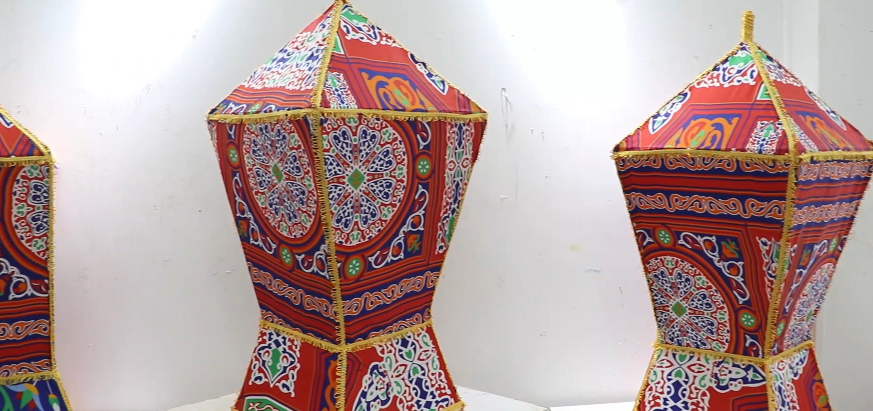 تصميم  لأأشكال متعددة من الفوانيس