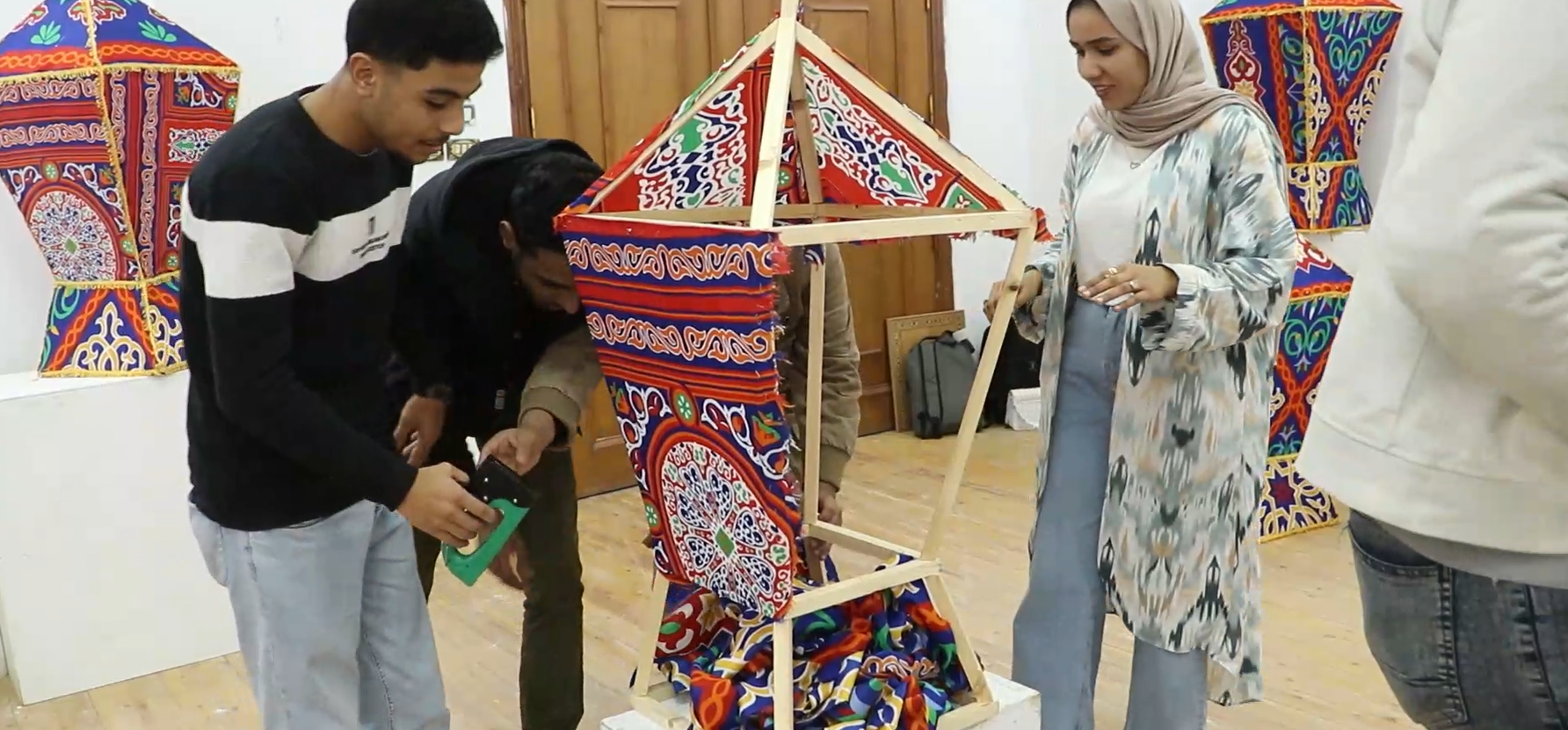 المشاركة في تصميم الفوانيس 