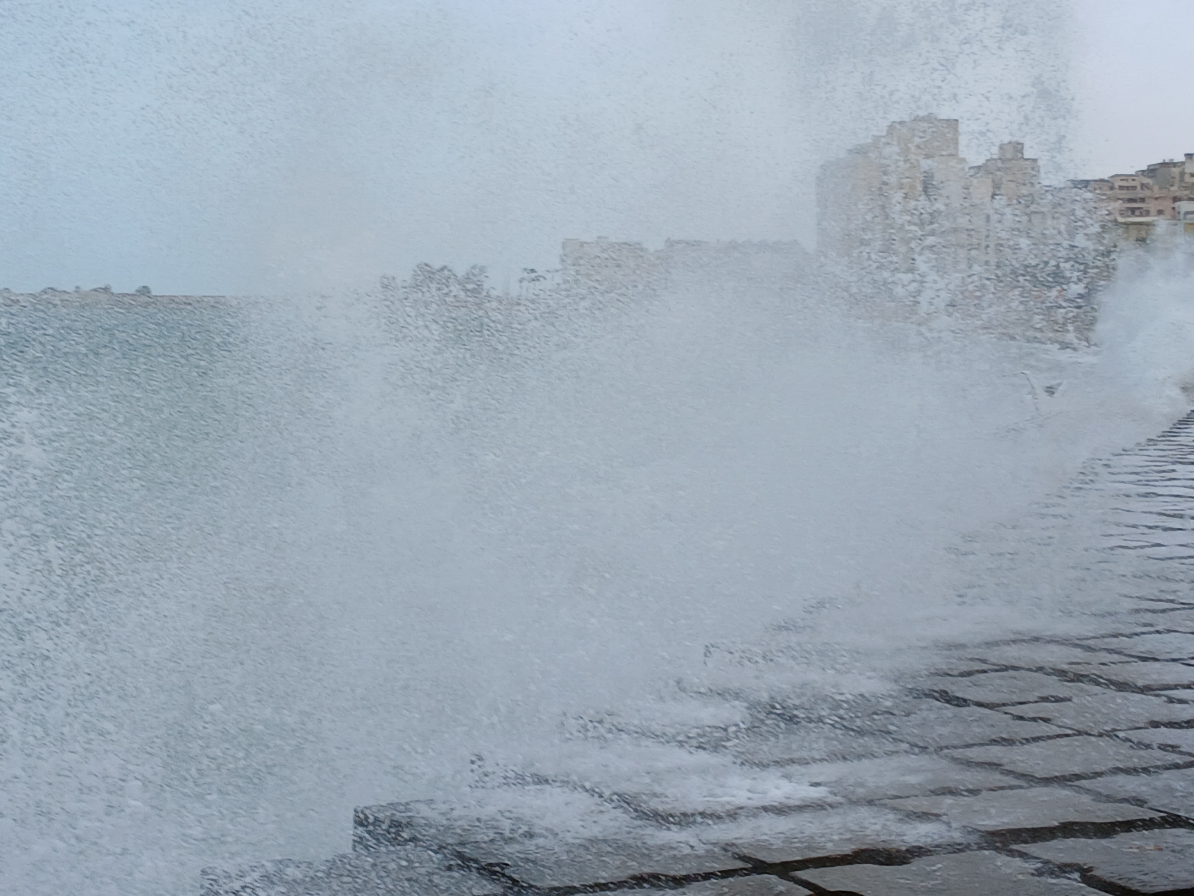 ارتفاع الأمواج فى  الإسكندرية