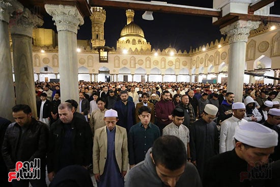 ضيوف مصر خلال الصلاة