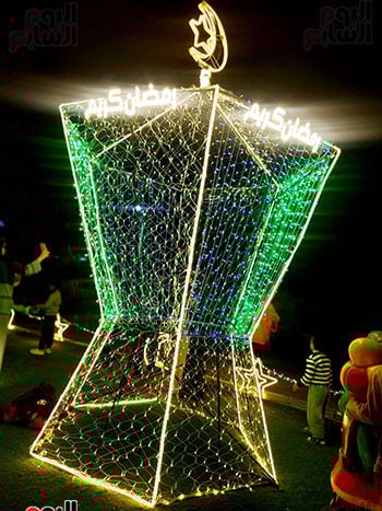 فانوس رمضان مزين بالأضواء فانوس رمضان مزين بالأضواء