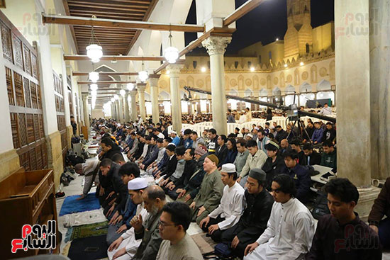 ألاف المصلين في اول ايام التراويح (1)