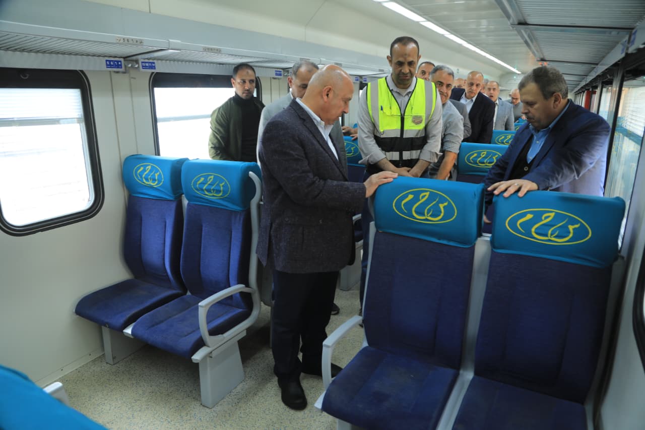 وزير النقل يتفقد ورش "أبو غاطس والفرز"