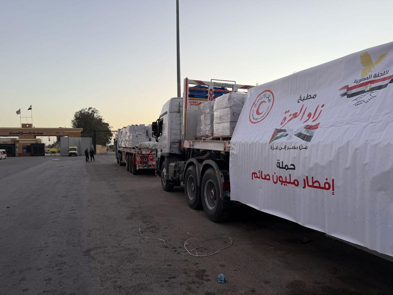 مد غزة بـ197 ألف سلة غذائية ضمن قافلة زاد العزة (2)