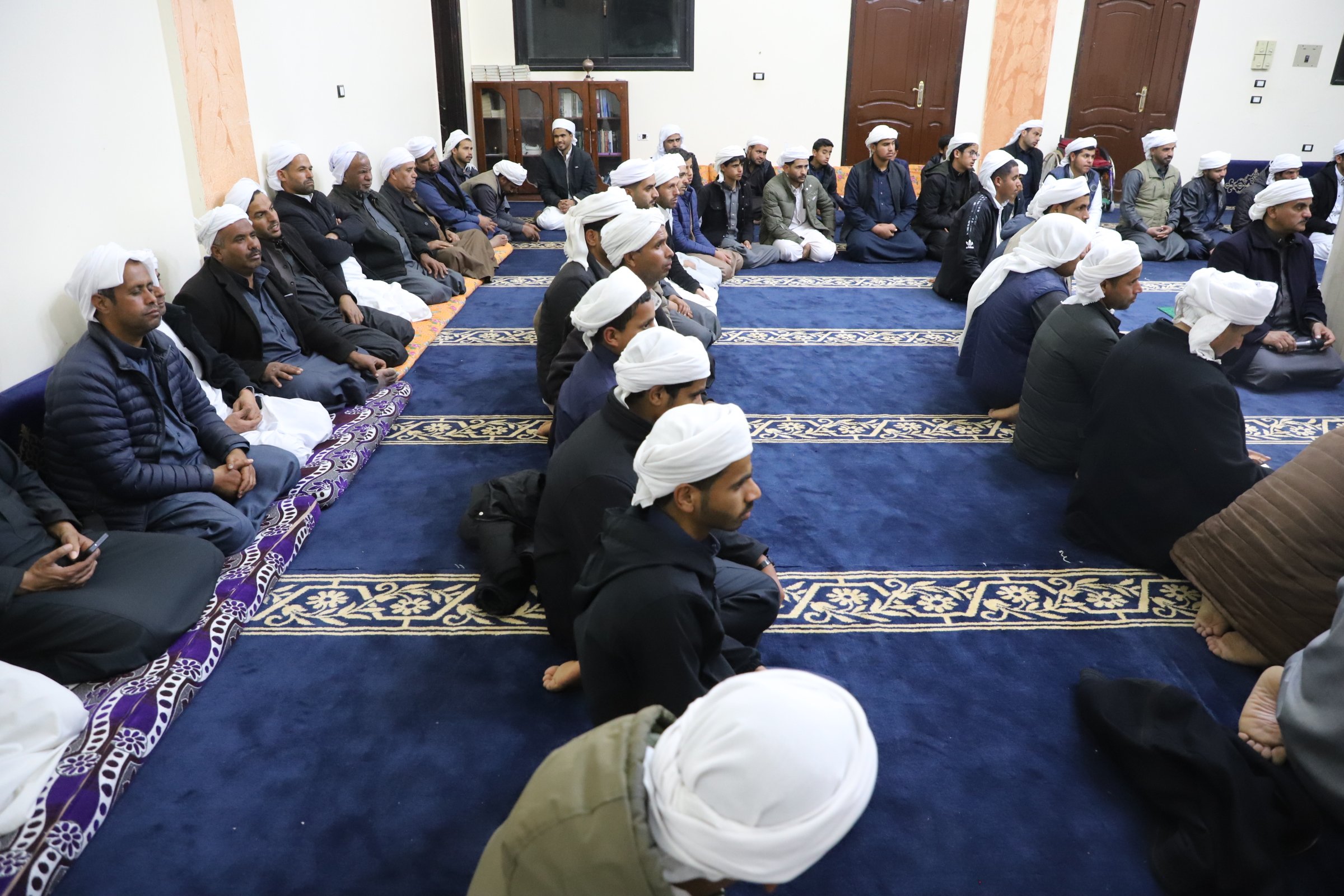 الحضور من المحبين والمريدين