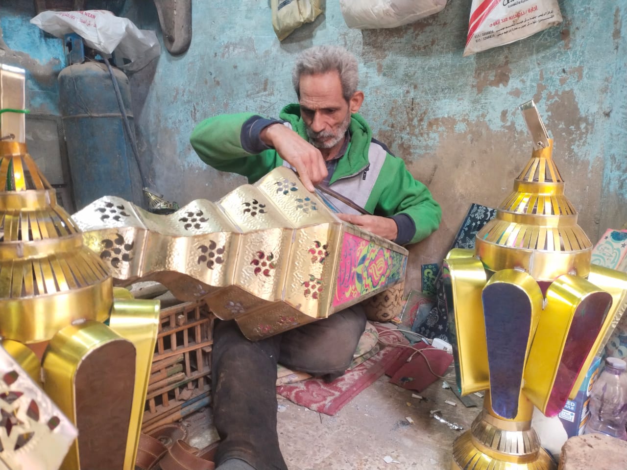 خلال صيانة الفوانيس