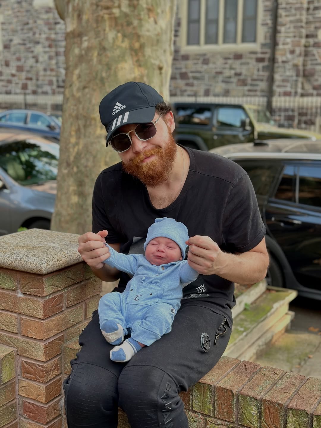 محمود حجازي مع ابنه يوسف محمود حجازي مع ابنه يوسف