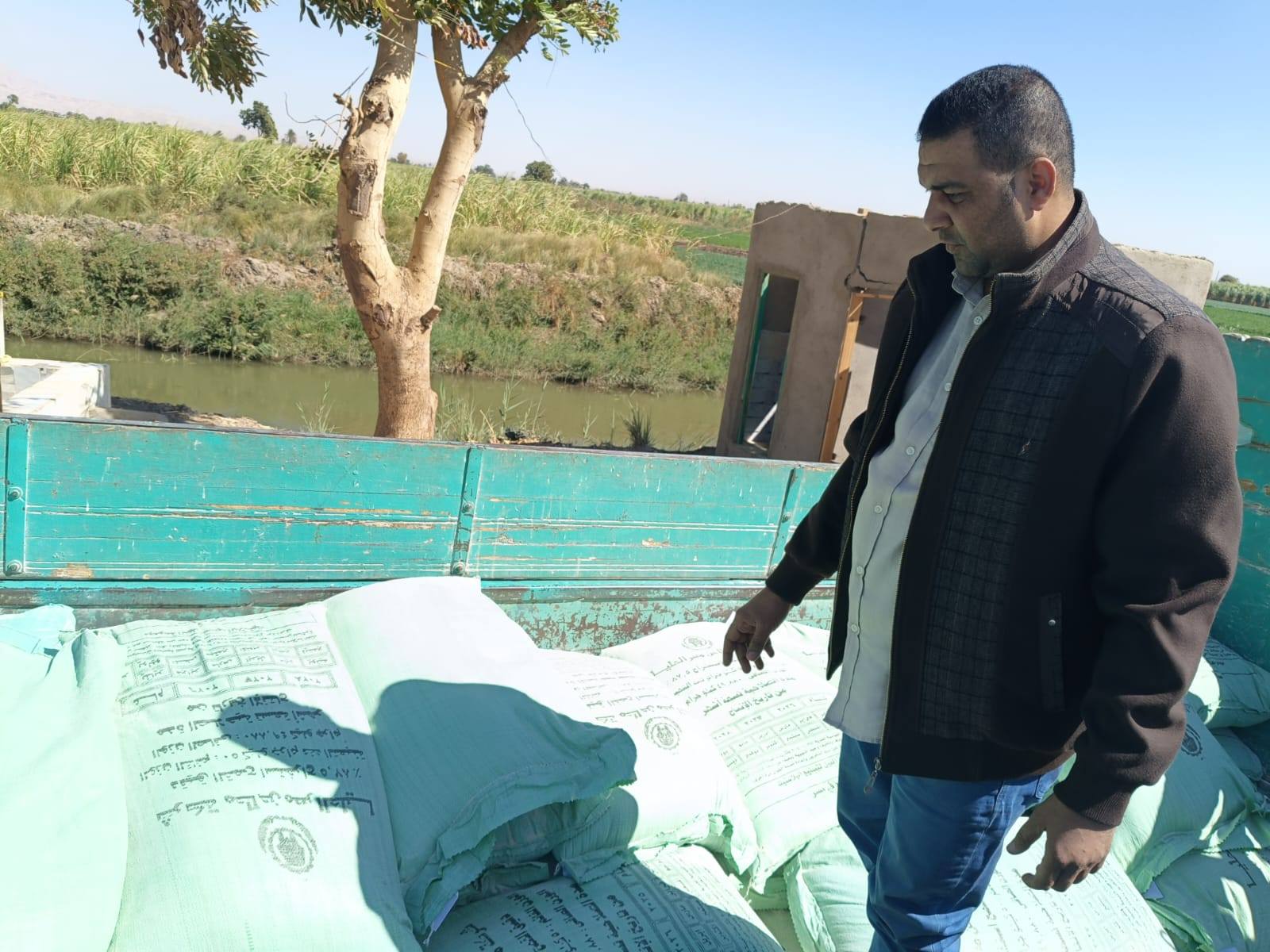 ضبط 5 أطنان دقيق مدعم قبل تهريبها للسوق السوداء