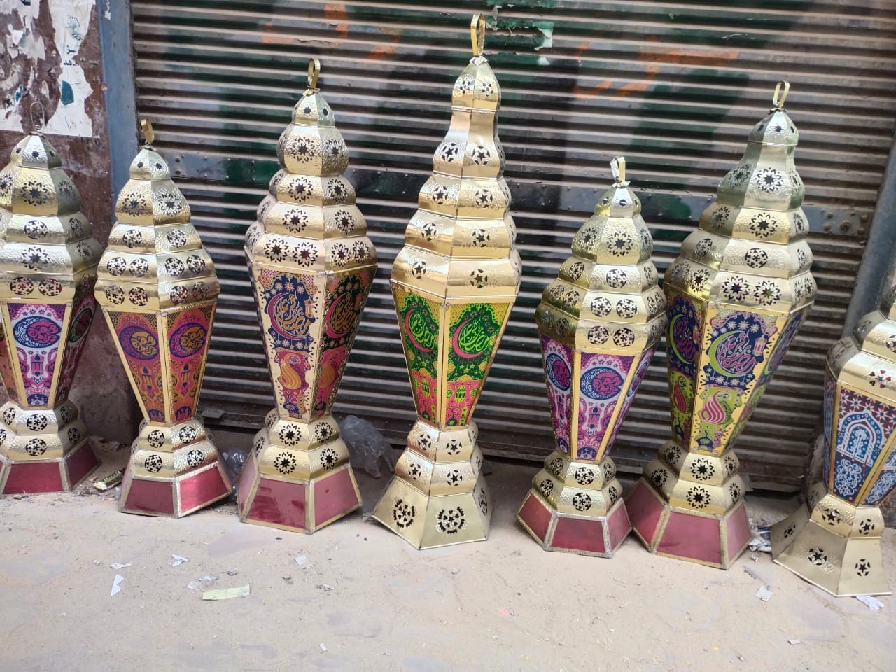 الفوانيس الكبيرة