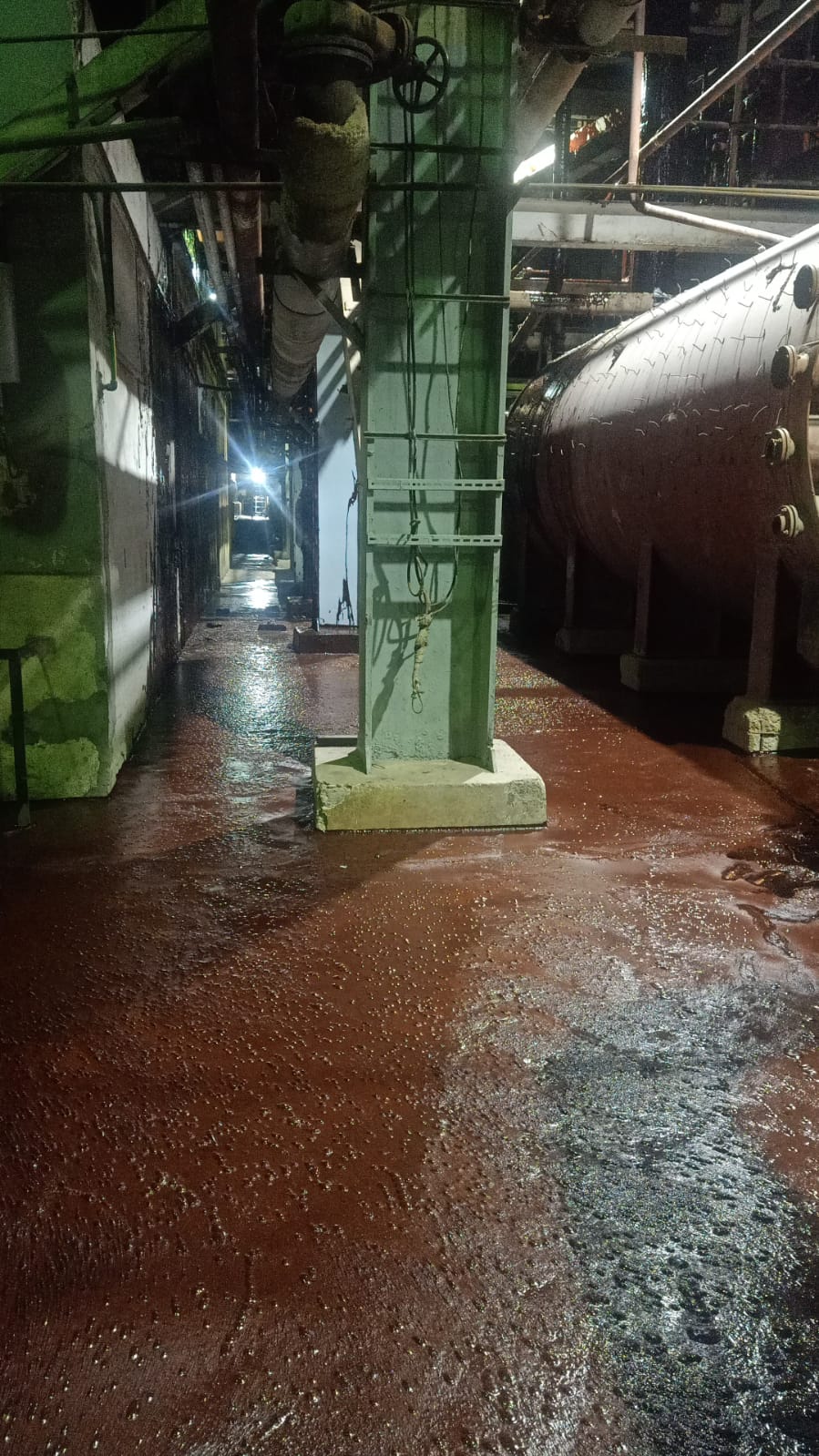 الخزان محل الحريق الخزان محل الحريق