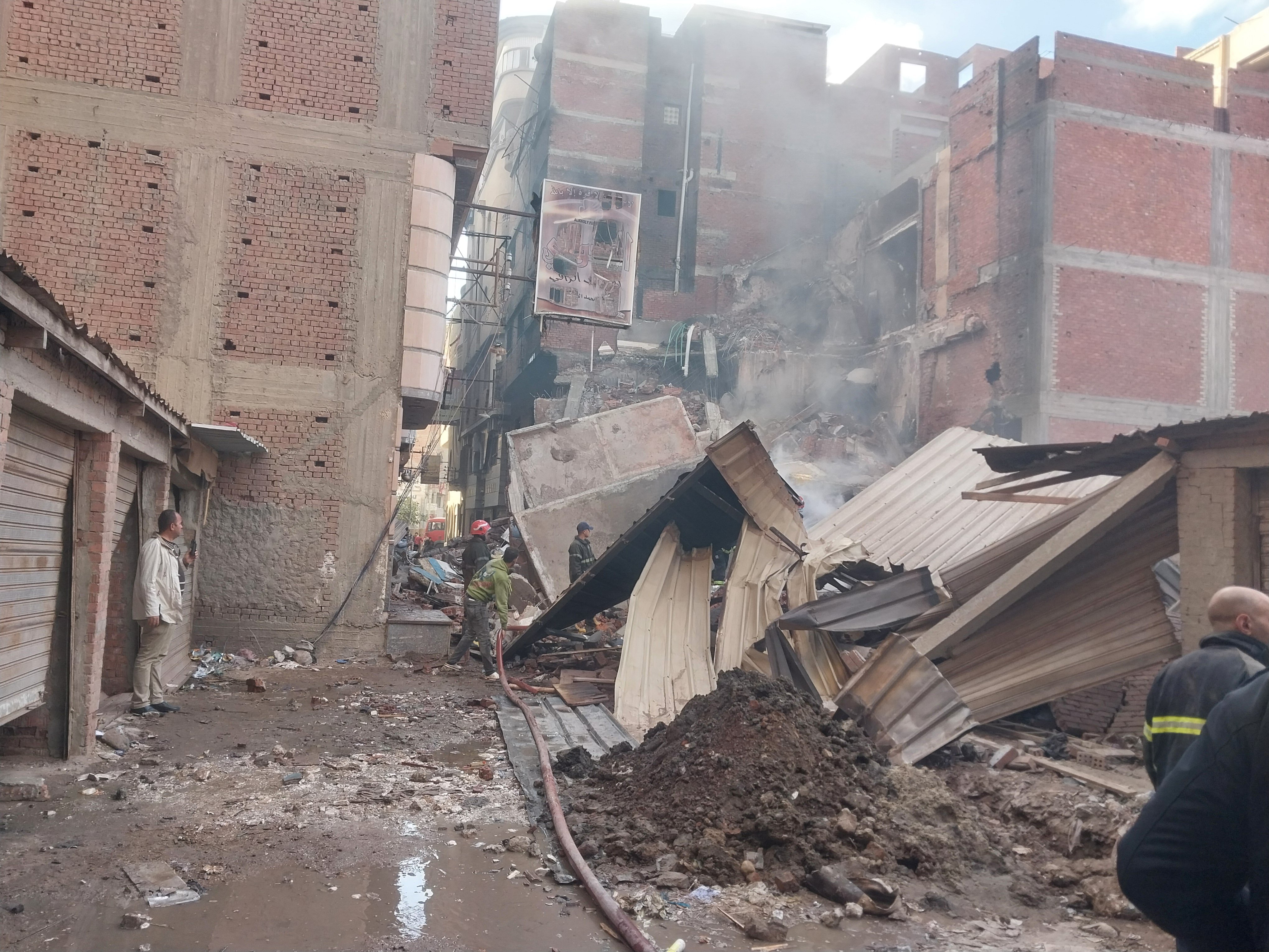 حريق عقارين في دمياط حريق عقارين في دمياط