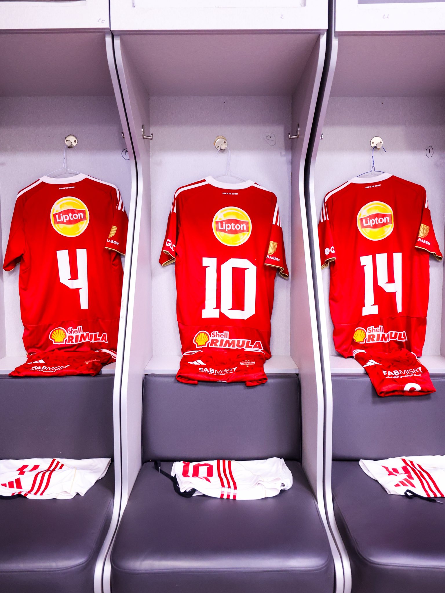 غرفة ملابس الأهلى قبل مواجهة الجونة (1)