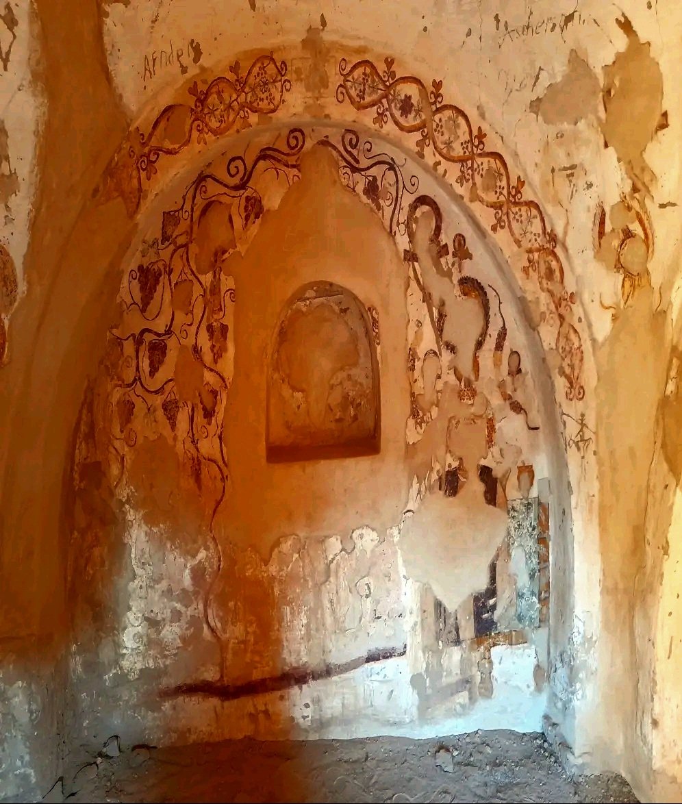 جدران المقابر مريومة بالوان الفريسكا