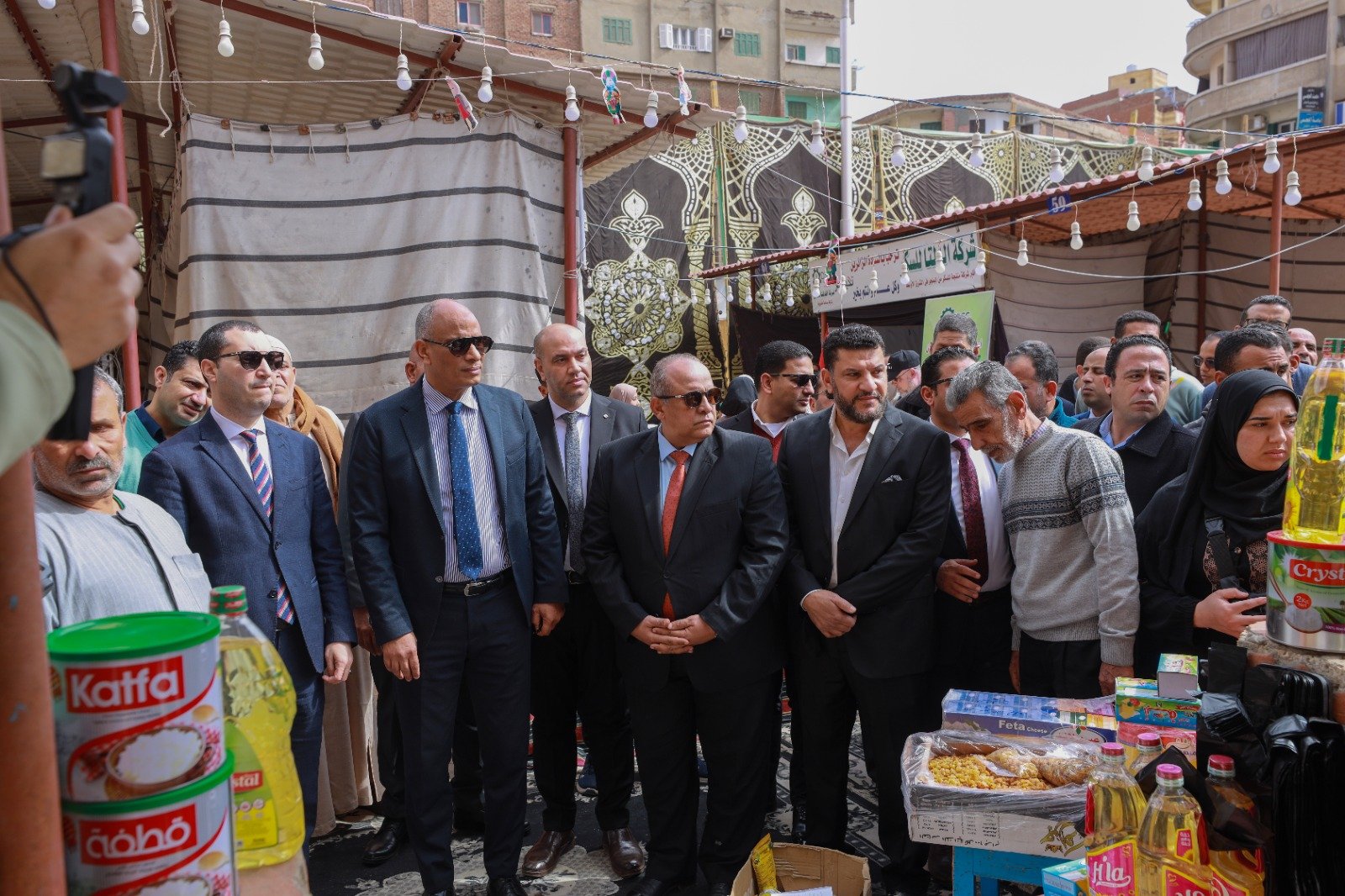 جانب من جولة المحافظ لمعرض أهلا رمضان