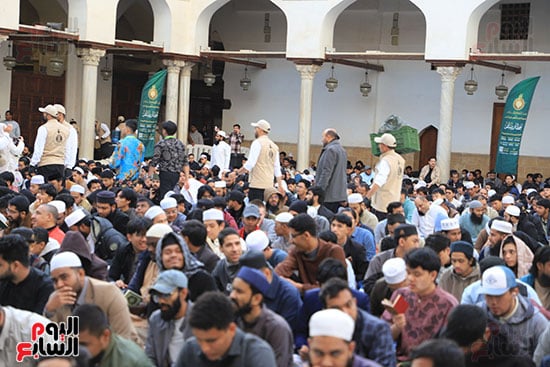 جانب من الصائمين جانب من الصائمين