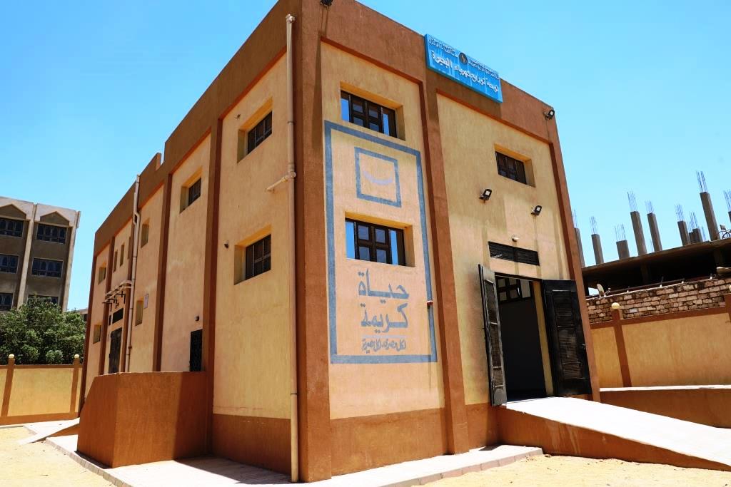 مبني لوحة كهرباء بادفو 