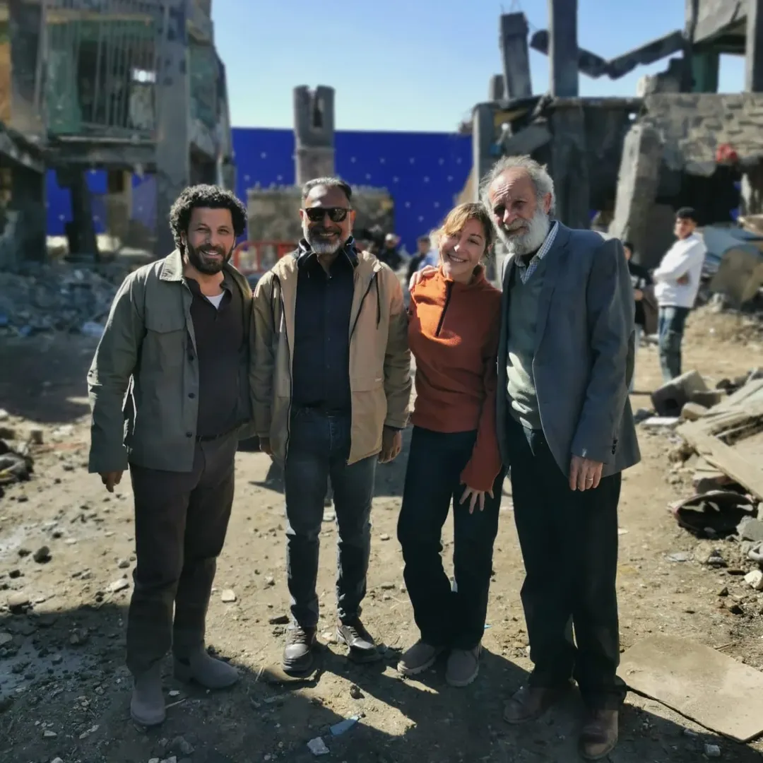 كامل الباشا مع أبطال صحاب الأرض