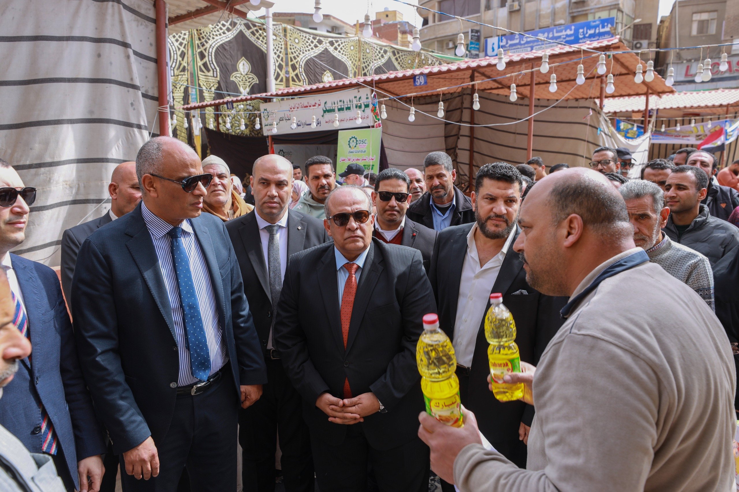 جولة لمحافظ كفر الشيخ بالمعرض