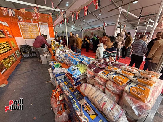 معرض السلع في المتحف الزراعي بعد افتتاحه
