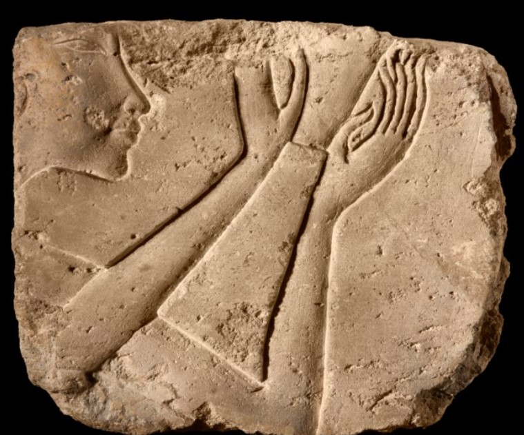 نقش بارز من الحجر الجيرى المصرى