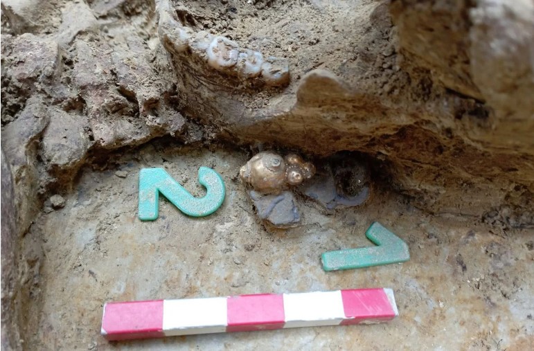 مقابر من العصر الآفارى مقابر من العصر الآفارى