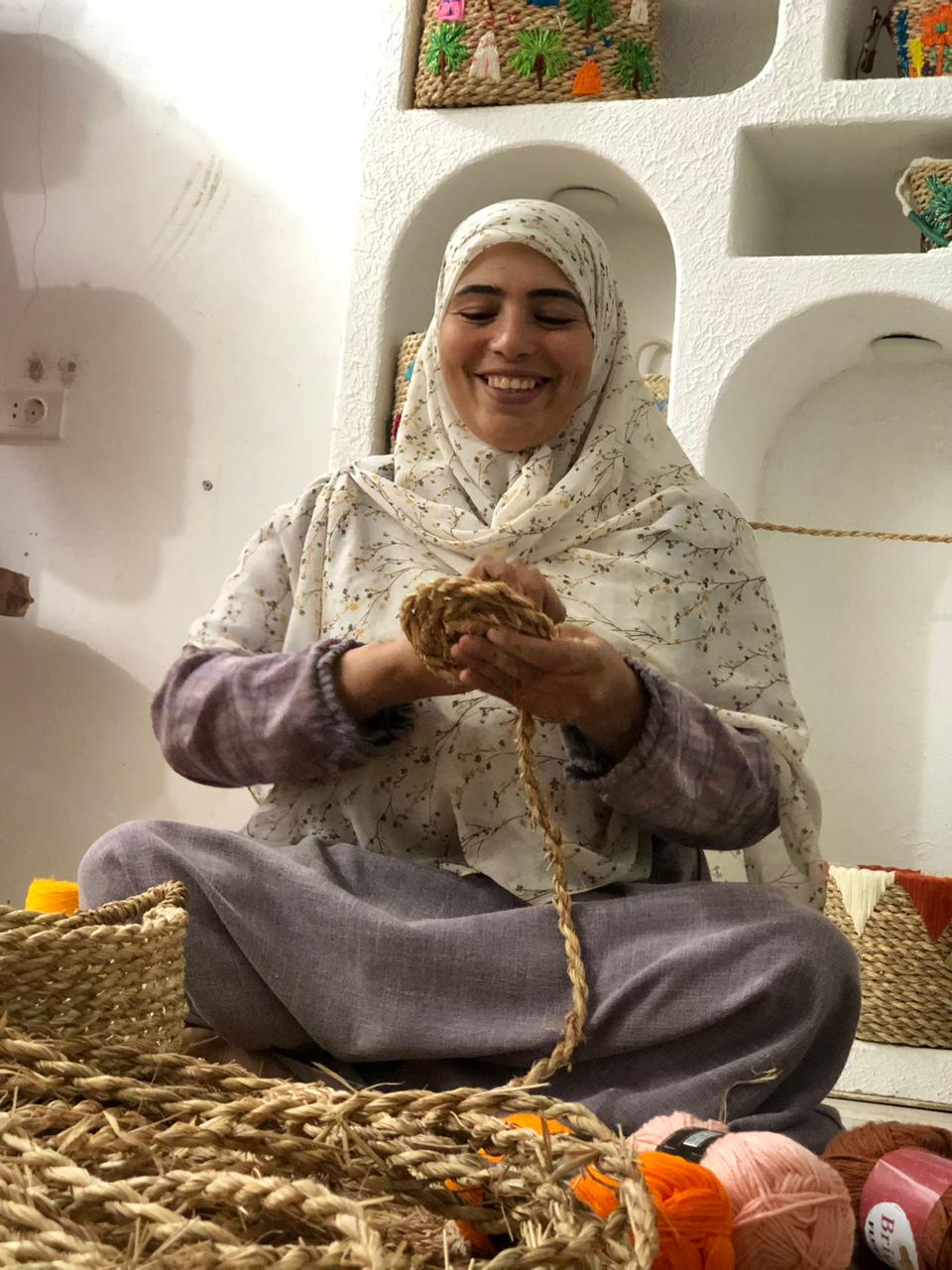 سناء مسعد وصناعة منتجات نبات الحلفا