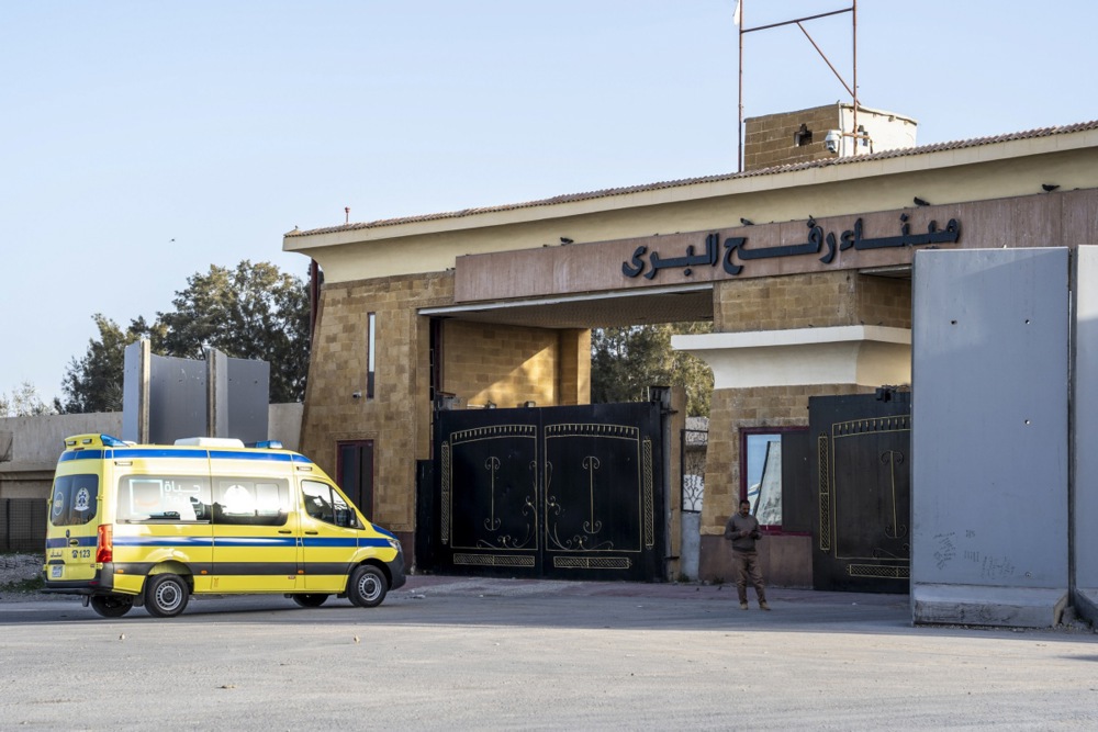 أعيد فتح معبر رفح الحدودي بين غزة ومصر على أساس تجريبي (8)