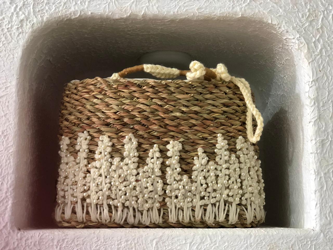 منتجات فنية من الخوص والحلفا