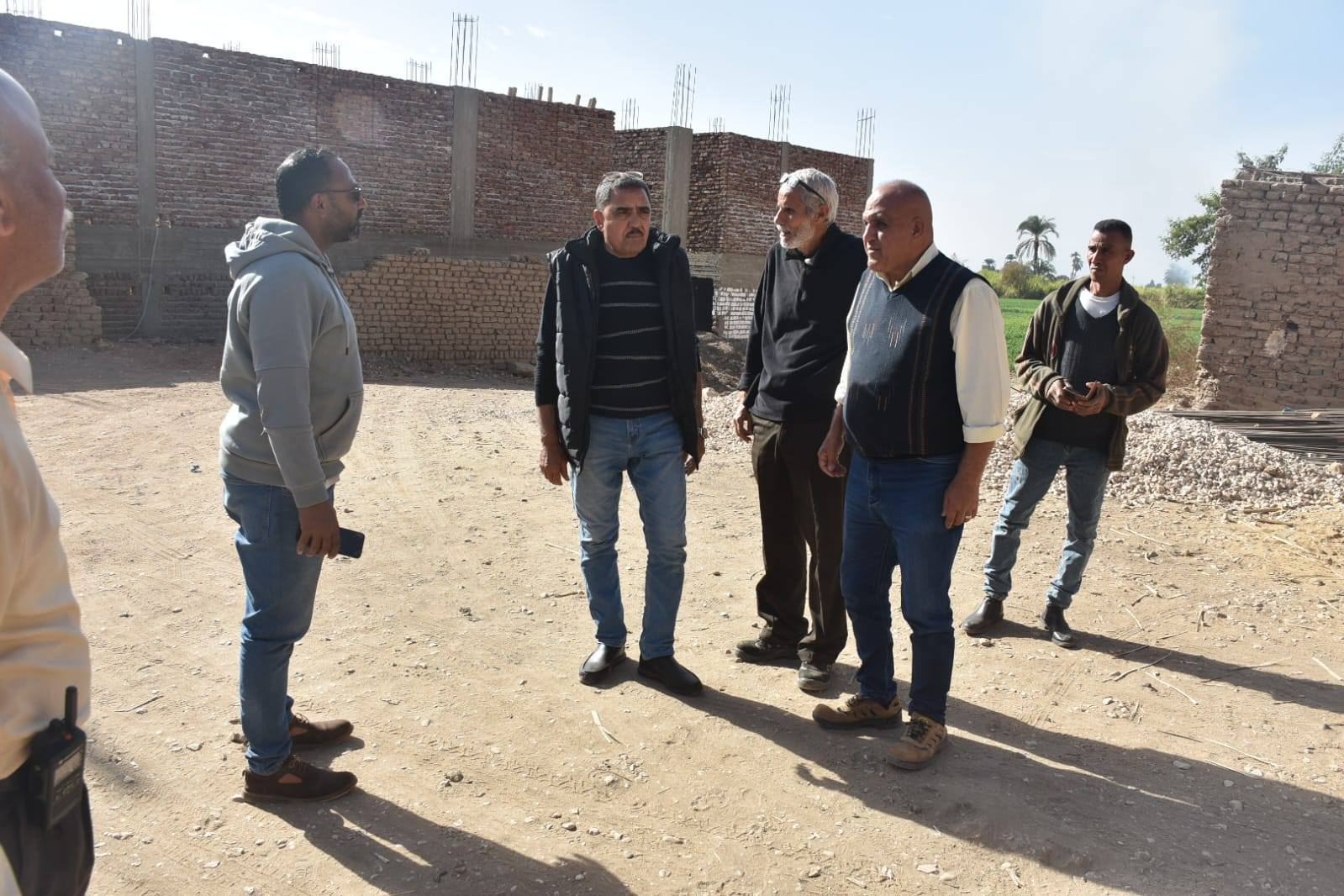 متابعة رئيس شركة المياه أعمال مشروع الصرف الصحي بمركز الطود