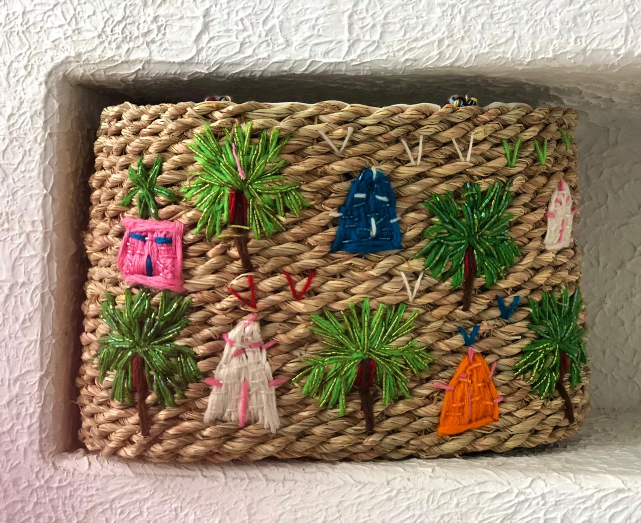 منتج فني لسيدات دهشور