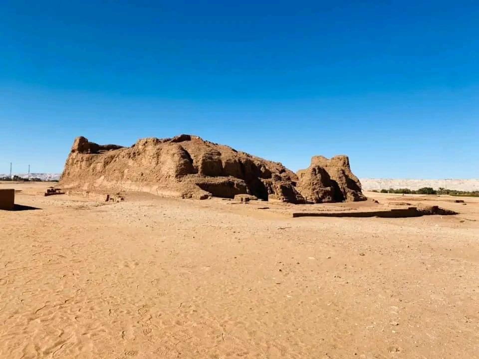 موقع قلاع الضبة الأثرية من الخارج