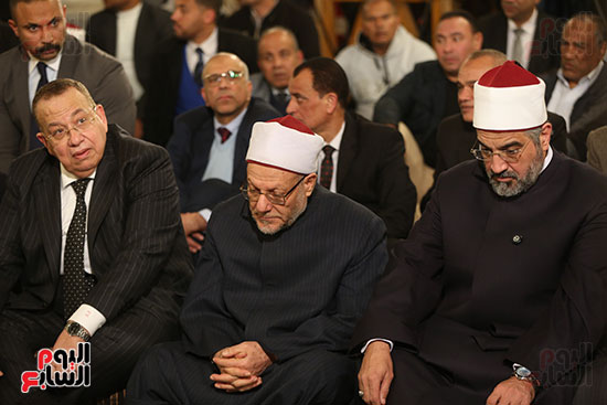 مفتى الجمهورية السابق يشهد الاحتفالية مفتى الجمهورية السابق يشهد الاحتفالية