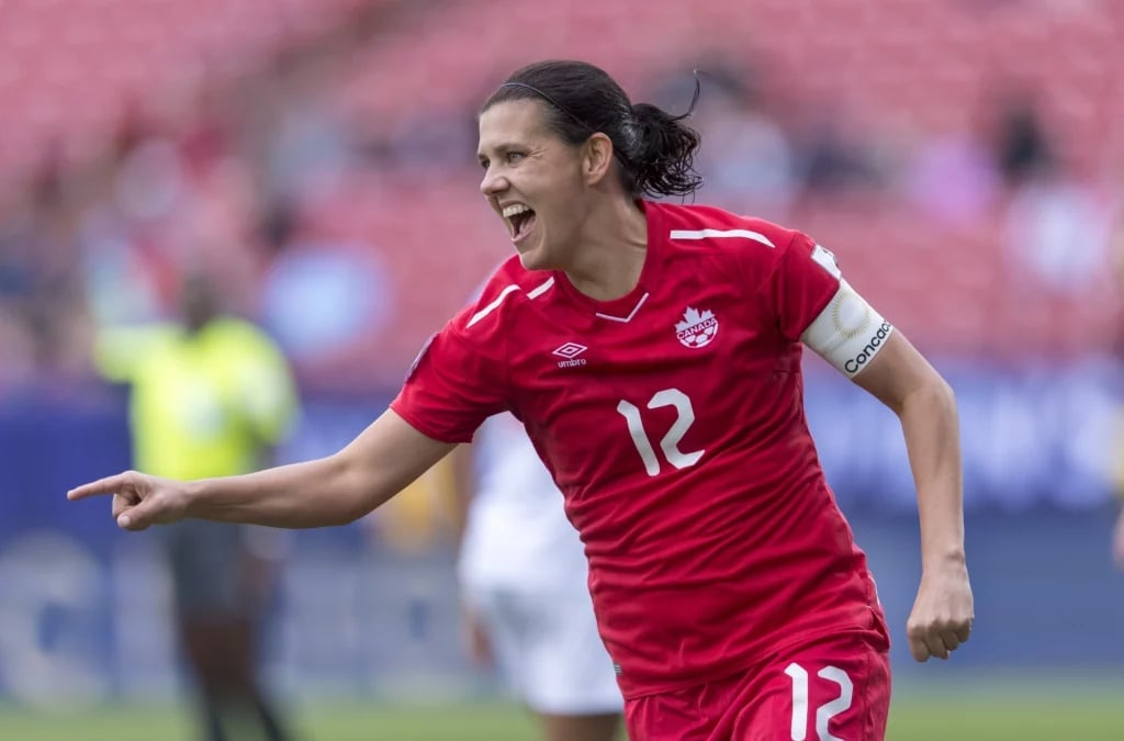 كريستين سنكلير أسطورة تسجل التاريخ